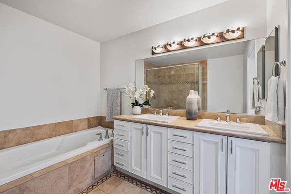 123 S Clark Dr # PH3