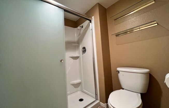 2 beds, 2 baths, $1,600, Unit # 2412