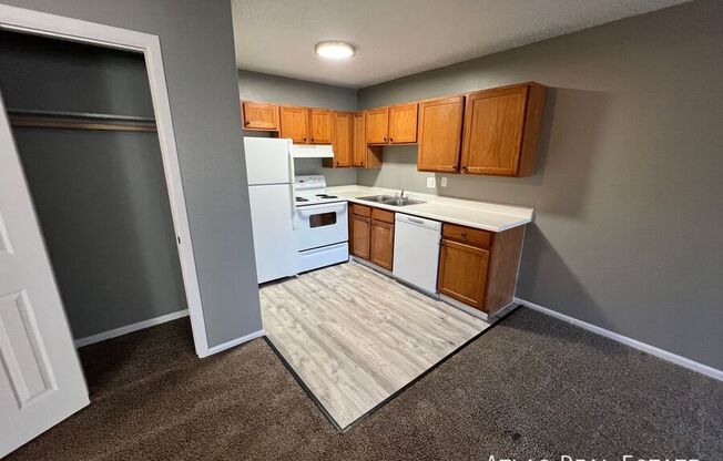 2614 E FOUNTAIN BLVD