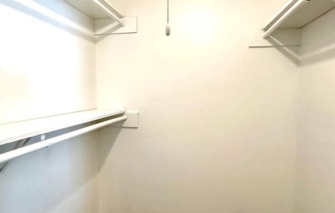 1 bed, 1 bath, 710 sqft, $870, Unit 238