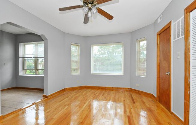 4736-4742 W 65th MOBILITY ZONE