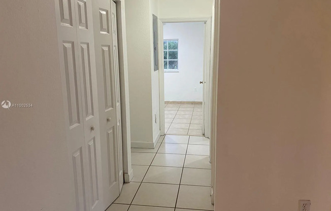 2860 W 80 ST
