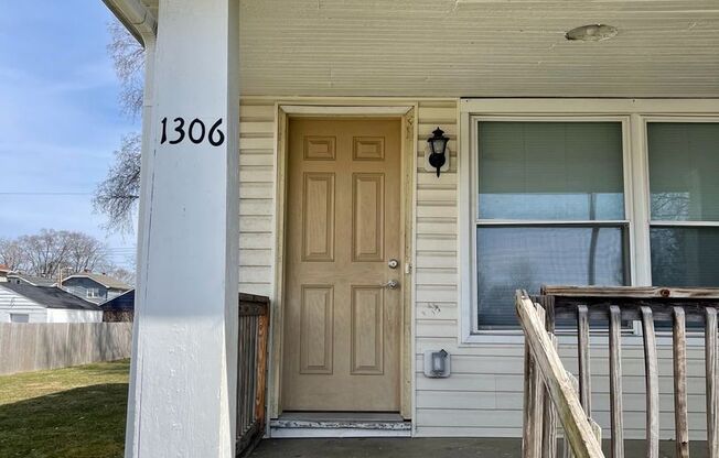 1306-1308 Champion Ave