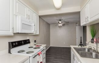 1 bed, 1 bath, 700 sqft, $2,015, Unit Unit 15C