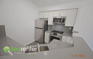 2 beds, 1 bath, $2,600