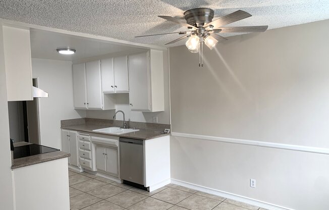 220 E Live Oak St