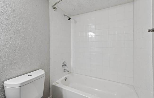 Westdale Hills in Hurt TX Sawgrass bathroom