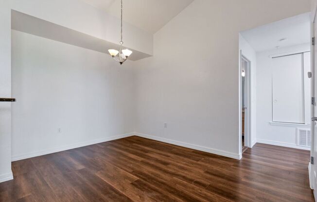 2 beds, 2 baths, $1,795, Unit UNIT 11304