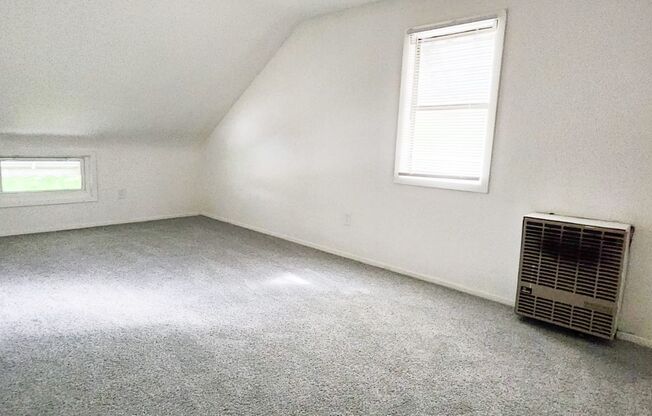 4 beds, 1 bath, $1,500