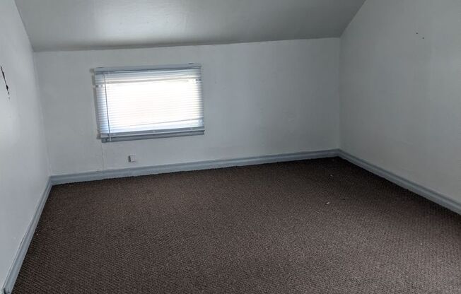 2 beds, 1 bath, $1,250