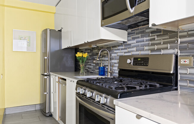 1 bed, 1 bath, 850 sqft, $5,000, Unit 14A