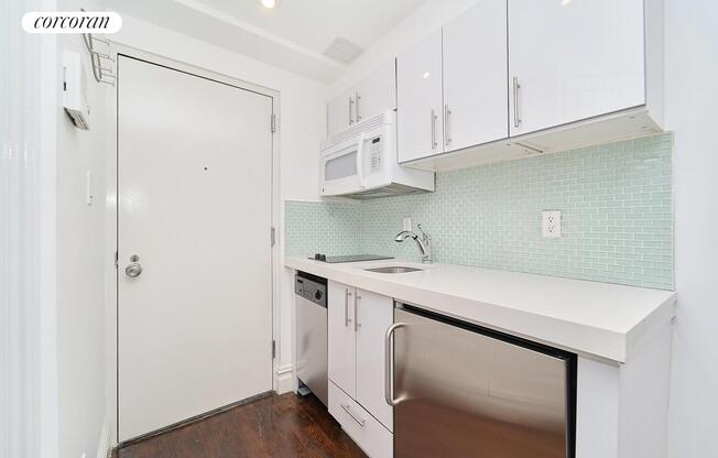 102 GREENWICH AVE