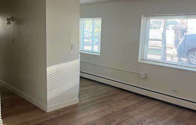 1 bed, 1 bath, 800 sqft, $1,195, Unit 3650 S Lincoln 12
