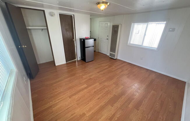 1303 N COLLEGE AVE
