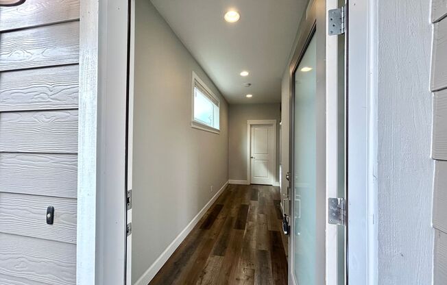 3 beds, 2.5 baths, $2,800