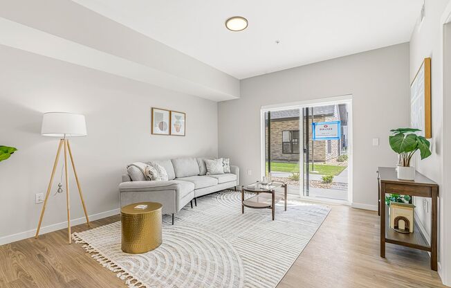 1 bed, 1 bath, 722 sqft, $1,475, Unit 1-208