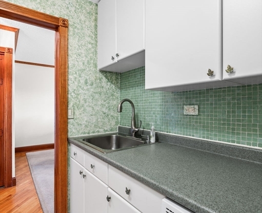 1 bed, 1 bath, 590 sqft, $3,150, Unit 17J