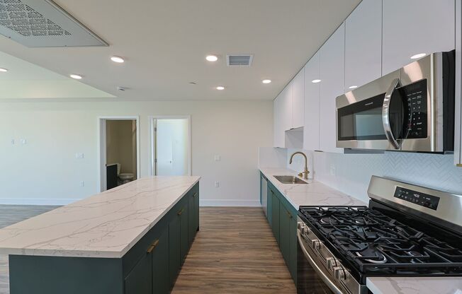 3 beds, 2 baths, 1,240 sqft, $3,600