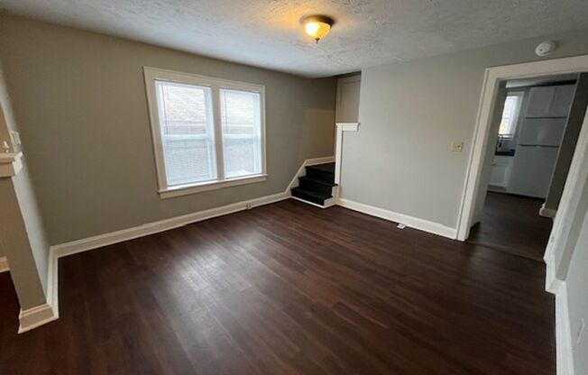 3 beds, 1 bath, 1,050 sqft, $1,250, Unit 1816