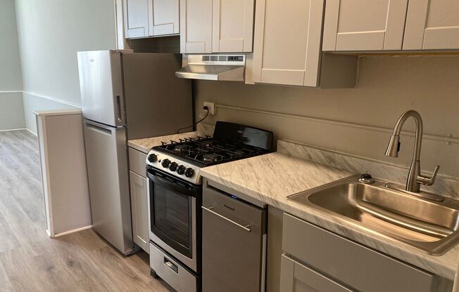 1 bed, 1 bath, 700 sqft, $1,349, Unit 42-3