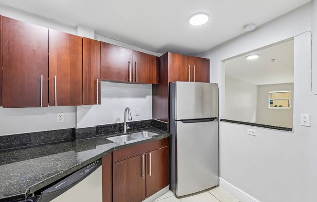 1 bed, 1.5 baths, 866 sqft, $1,900, Unit L- 504