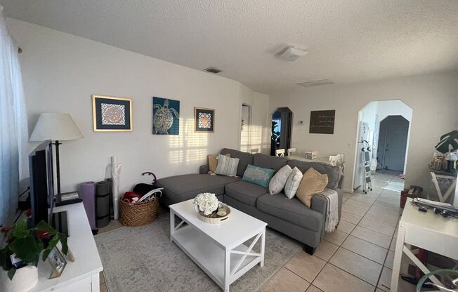 2 beds, 1 bath, $1,795