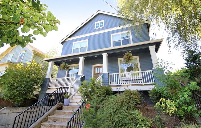Gorgeous Custom-Built Newer Construction Craftsman – NE PDX