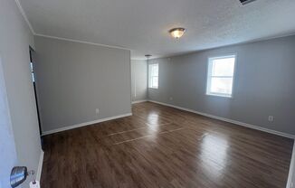 2 beds, 1 bath, $850, Unit #A