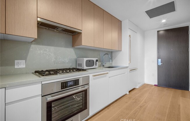 Studio, 1 bath, 514 sqft, $2,700, Unit 1818