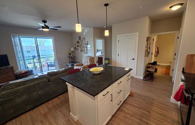 1 bed, 1 bath, 783 sqft, $1,495, Unit 880-212