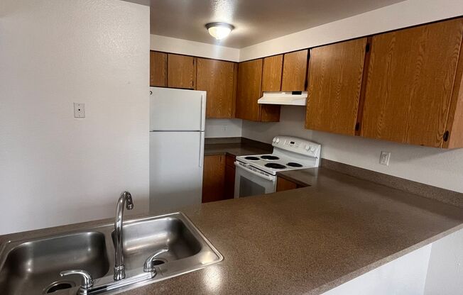 2 beds, 1 bath, 875 sqft, $1,395, Unit 127-43