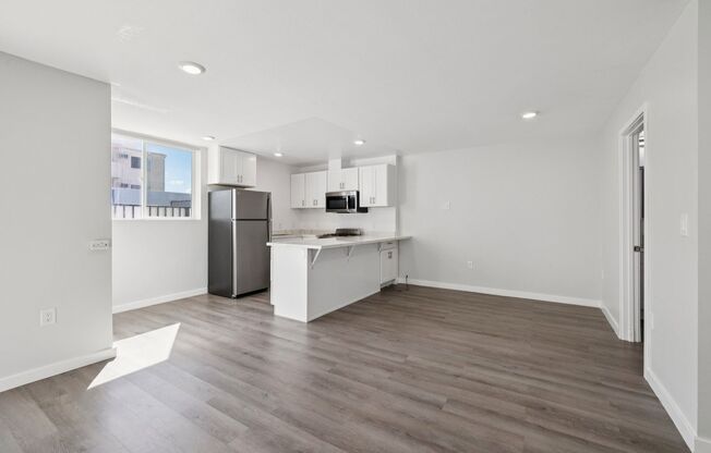 Studio, 1 bath, 645 sqft, $1,598, Unit 130