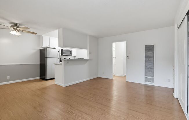Studio, 1 bath, 476 sqft, $1,795, Unit 07
