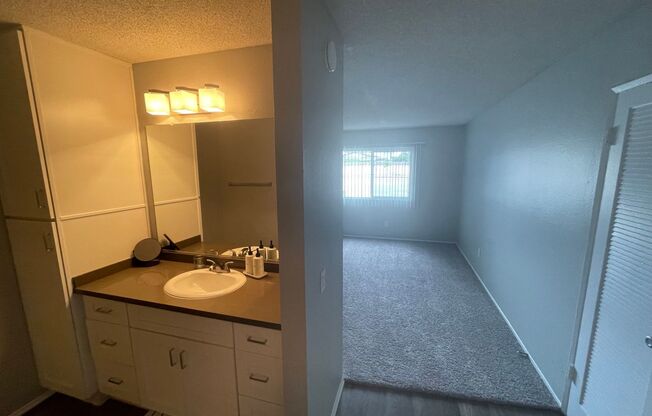 1 bed, 1 bath, 750 sqft, $2,575, Unit A002
