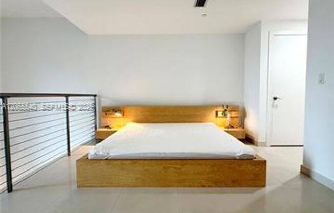1 bed, 1.5 baths, $3,100, Unit # 206