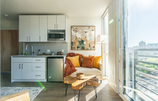 Studio, 1 bath, 224 sqft, $949, Unit 606