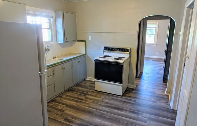 1 bed, 1 bath, 700 sqft, $850, Unit 45 Jenny Ln