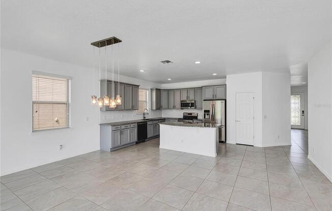 2759 MEAD AVE