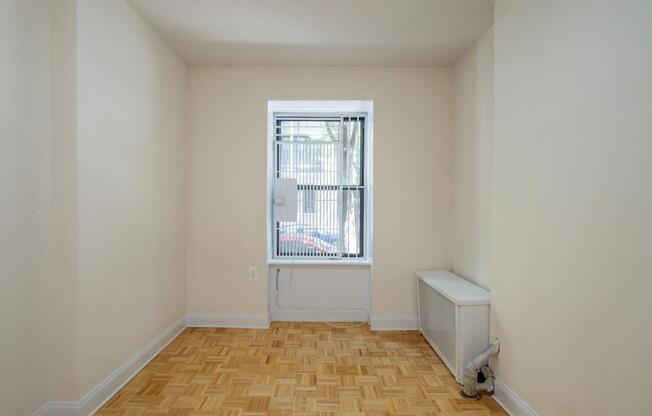 202 W 98 ST