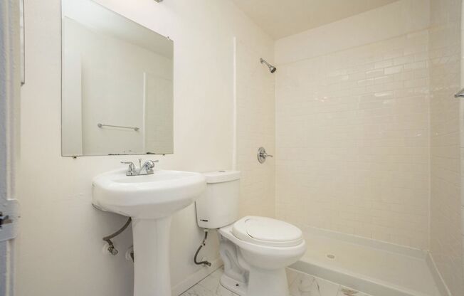 2 beds, 2 baths, $2,395, Unit D