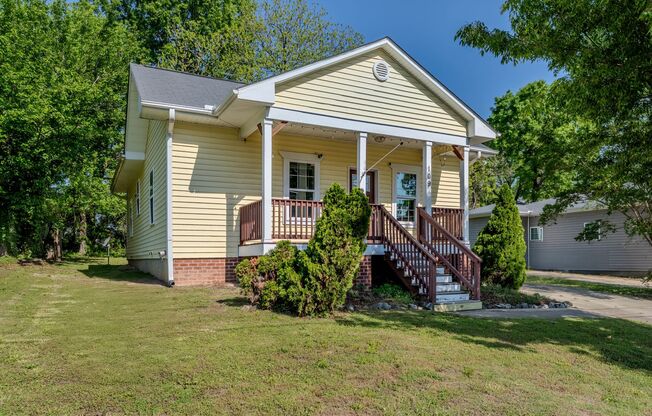 Close to downtown 3 bed/2 bath with fantastic kitchen and front porch!