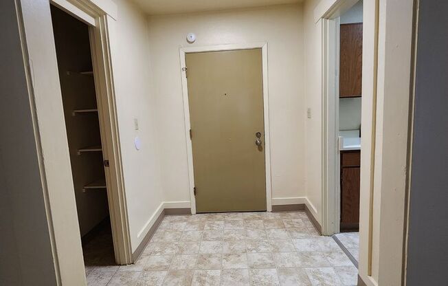 1 bed, 1 bath, 460 sqft, $1,150, Unit 216