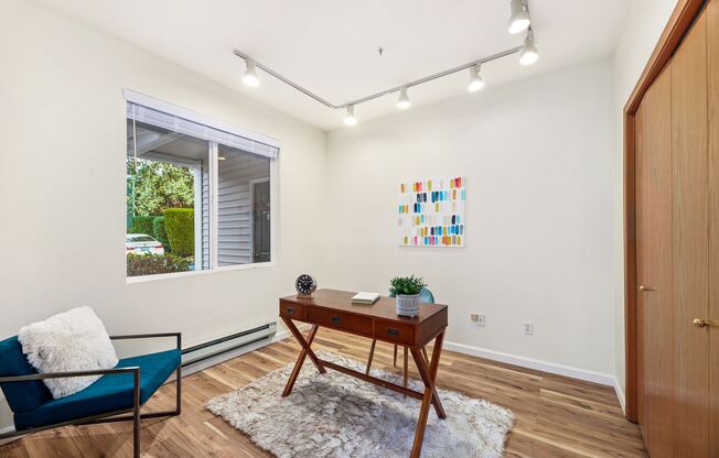 Available Now! Charming 3-Bedroom Home in a Prime Location