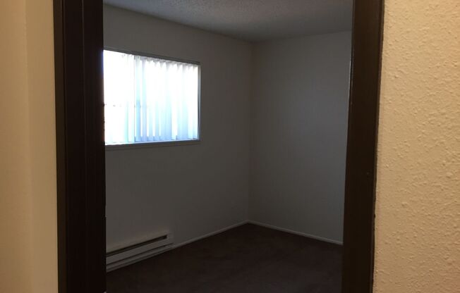 2 beds, 1 bath, 980 sqft, $1,200, Unit 19