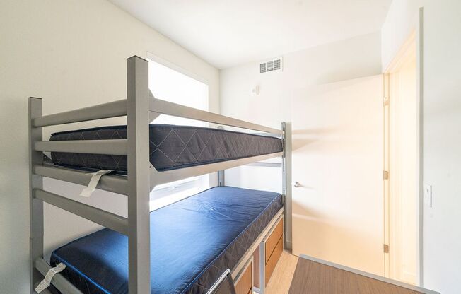 3 beds, 2 baths, 964 sqft, $1,012.7, Unit 411-Room 2 Bed A