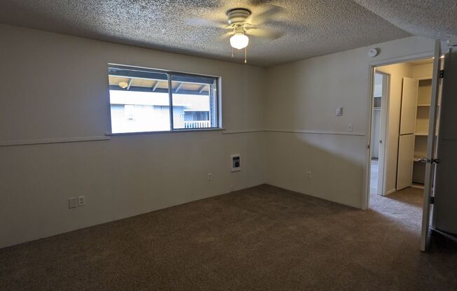 3 beds, 1.5 baths, 1,500 sqft, $1,893, Unit 2712-3