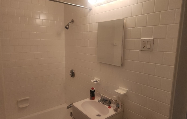 1 bed, 1 bath, 650 sqft, $2,200, Unit 23