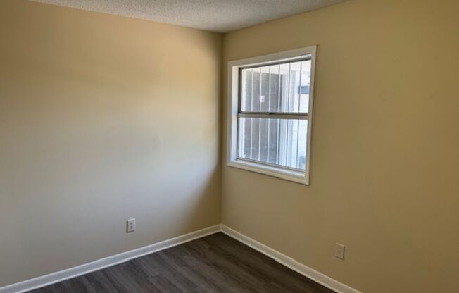 2 beds, 1 bath, 1,000 sqft, $650, Unit Unit 16