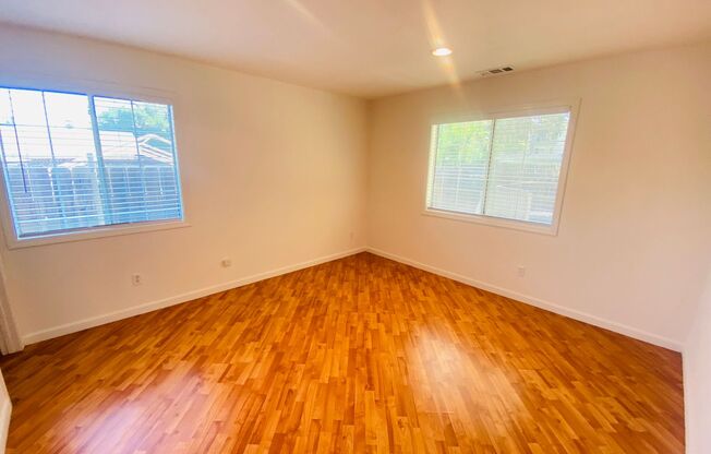 5 Scharff Avenue