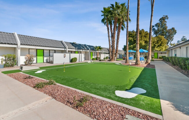 Mini putting green